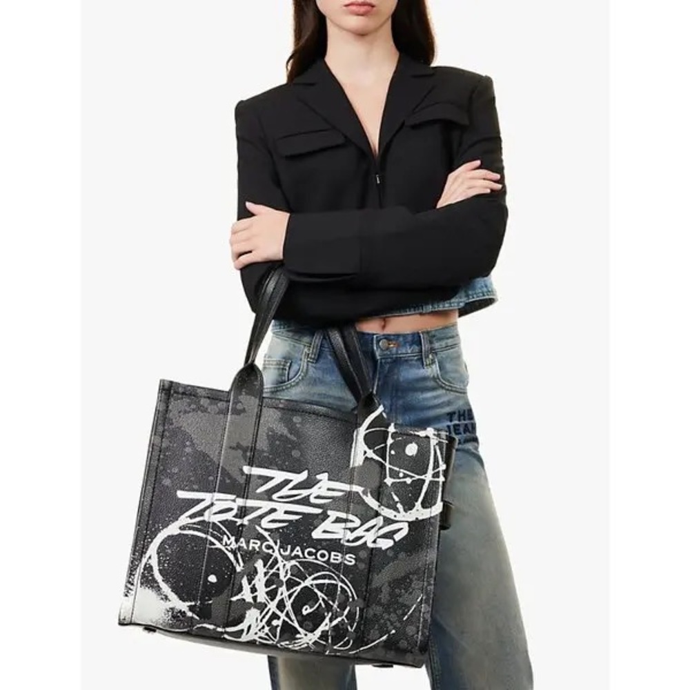 RARE MARC JACOBS X FUTURA LARGE LEATHER TOTE - Picture 4 of 5